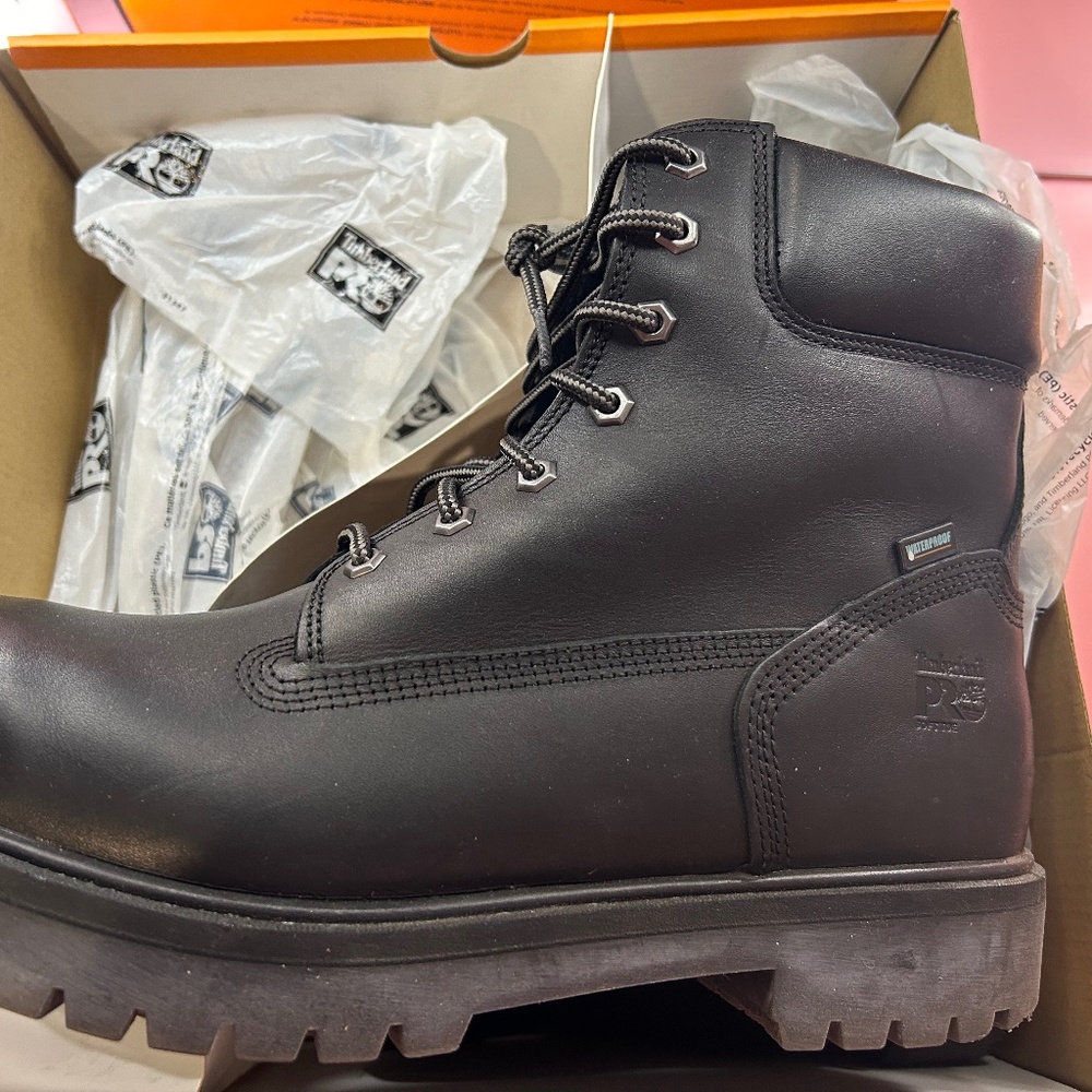 Men’s black timberlands size 14